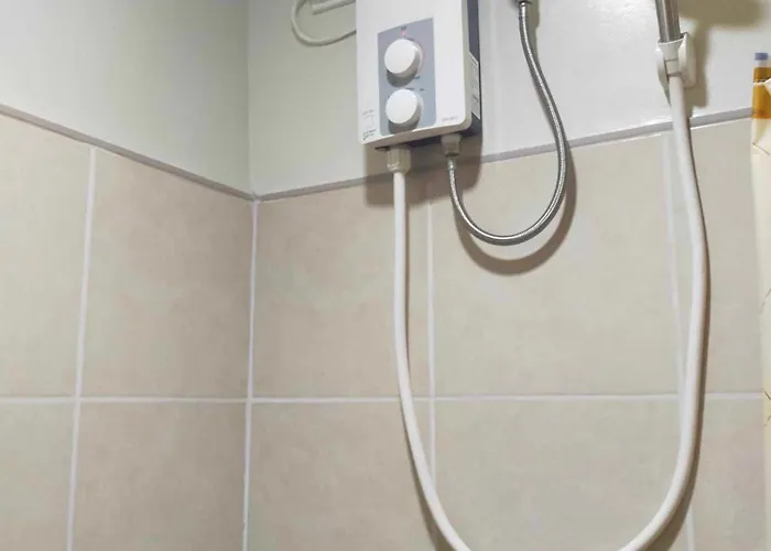 Persimmon Single Unit Aparthotel Cebu