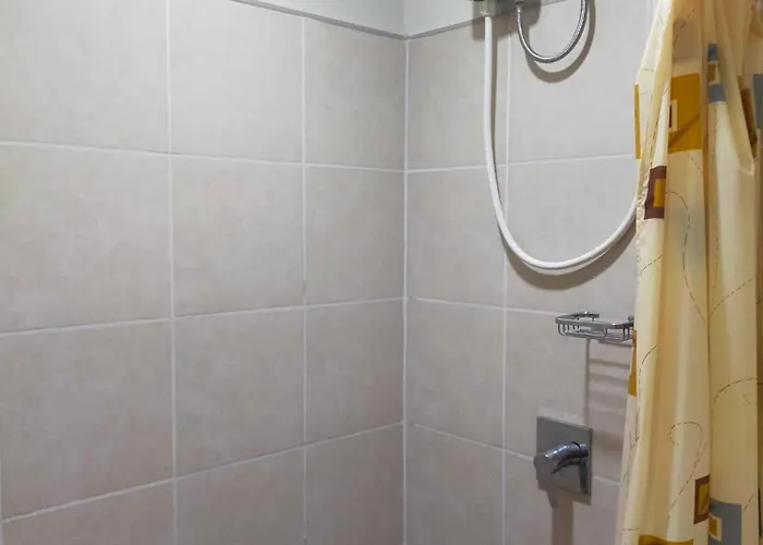 Persimmon Single Unit Aparthotel *